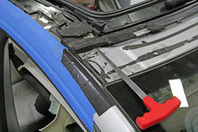 Frame - Panoramic Roof Assembly (Remove and Replace) - Removal 