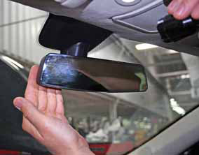 Glass - Door Mirror - LH (Remove and Replace)