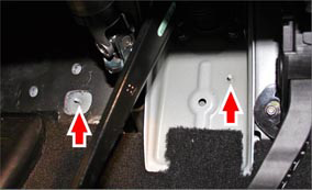 Assembly - Cover - Footwell - RH (RHD) (Remove and Replace)